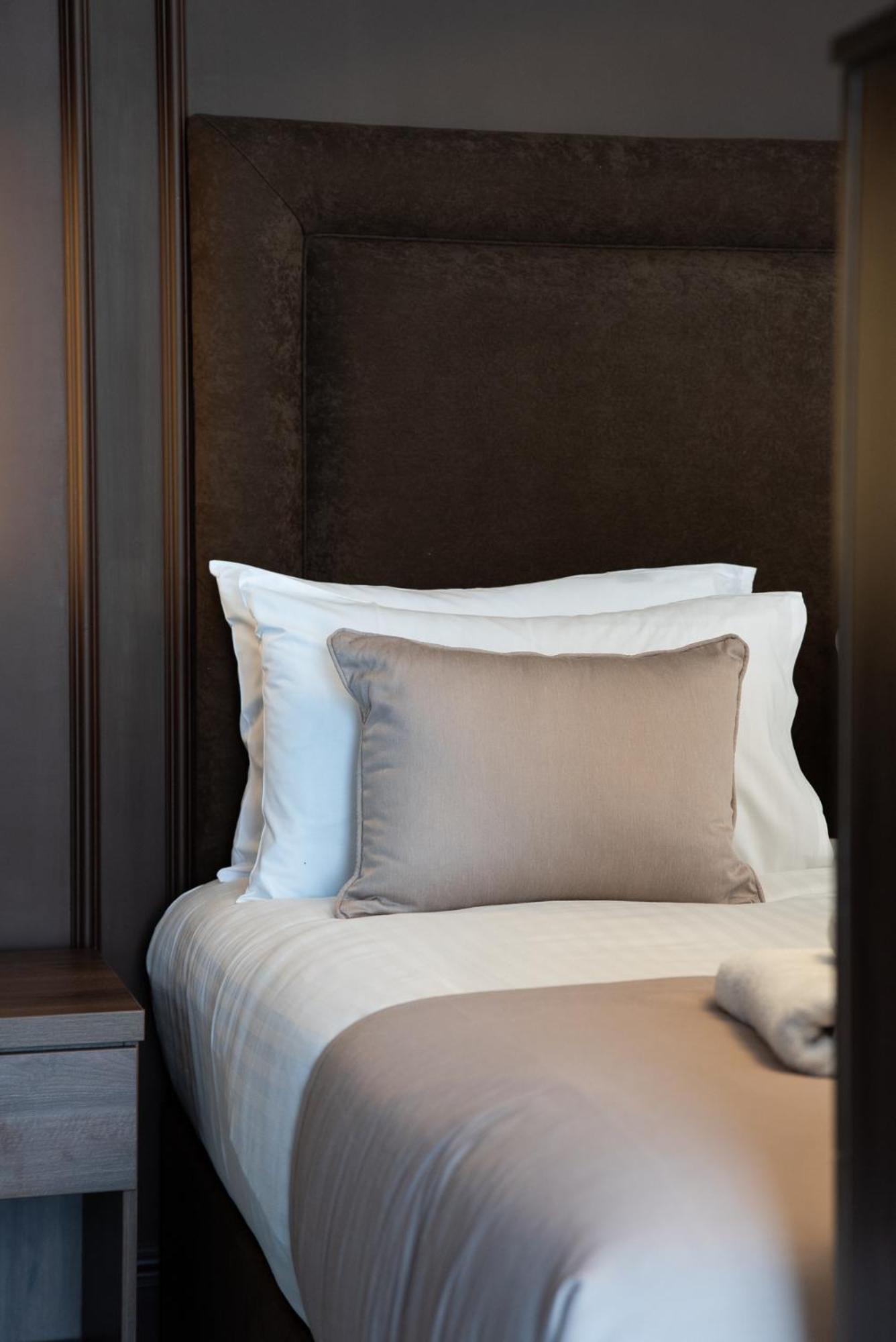 The Cae Mor Hotel ランディドノー エクステリア 写真